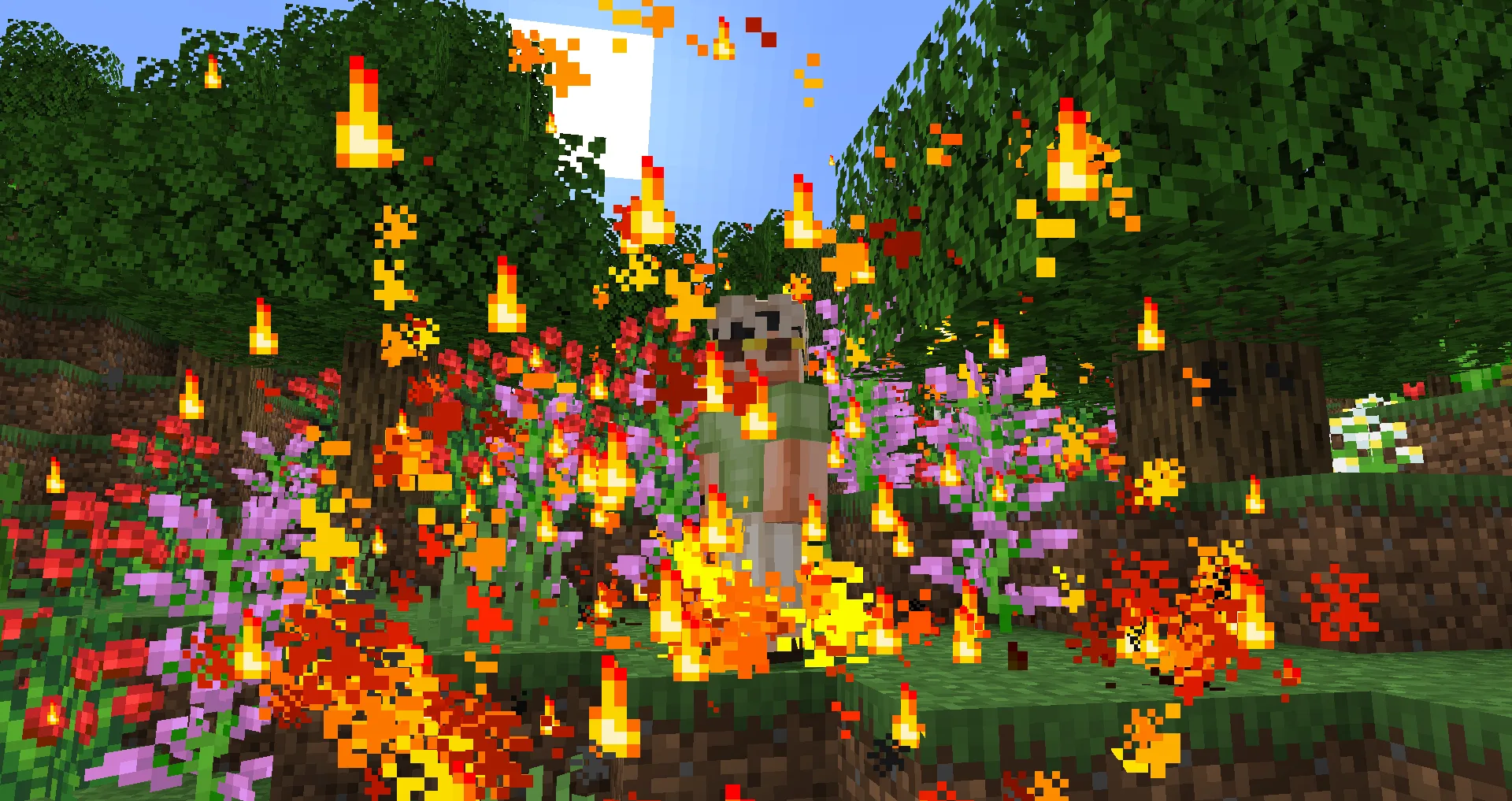 Персонаж с огненным оружием в Minecraft.