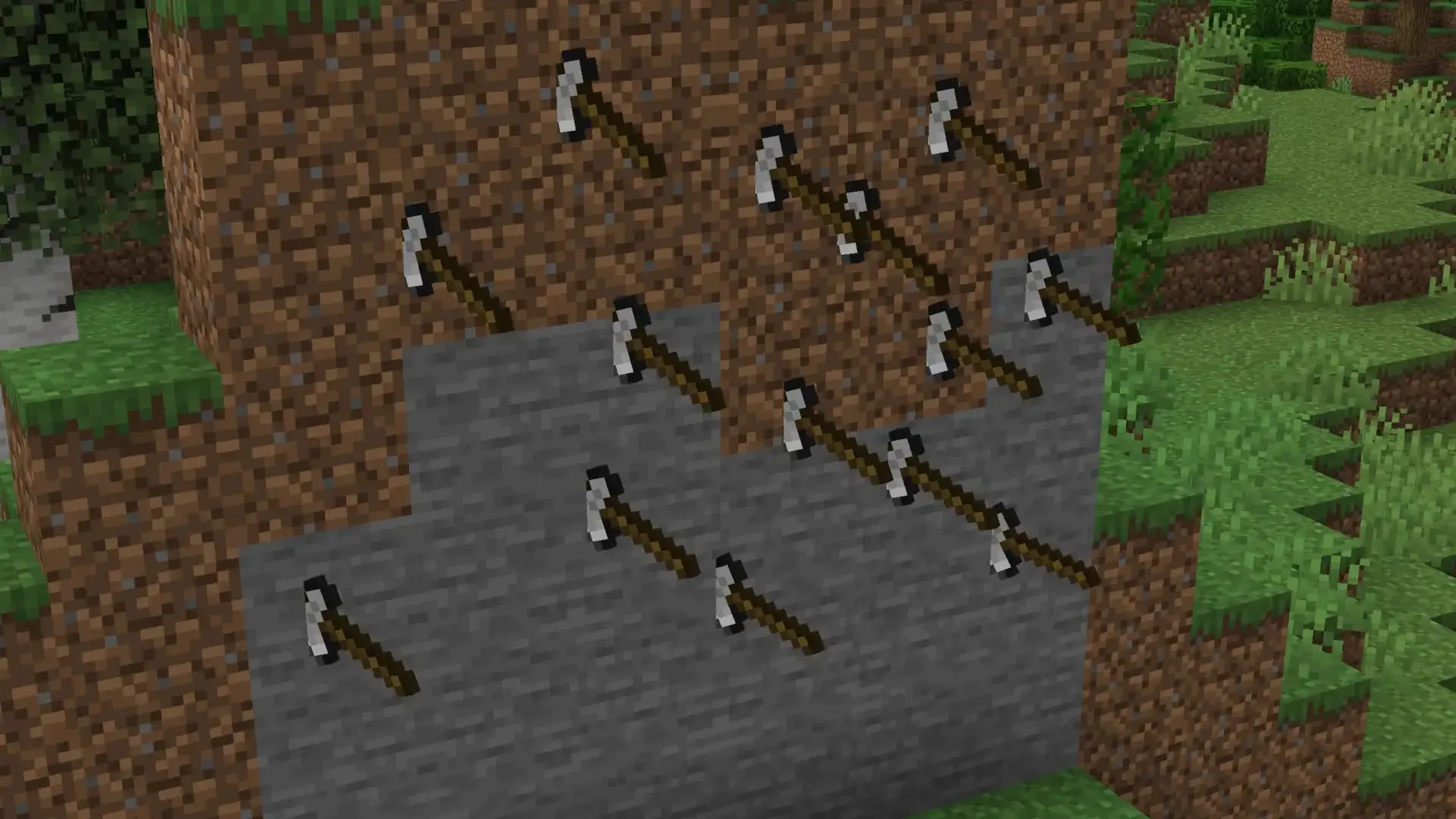 Метательные топоры, воткнутые в стену