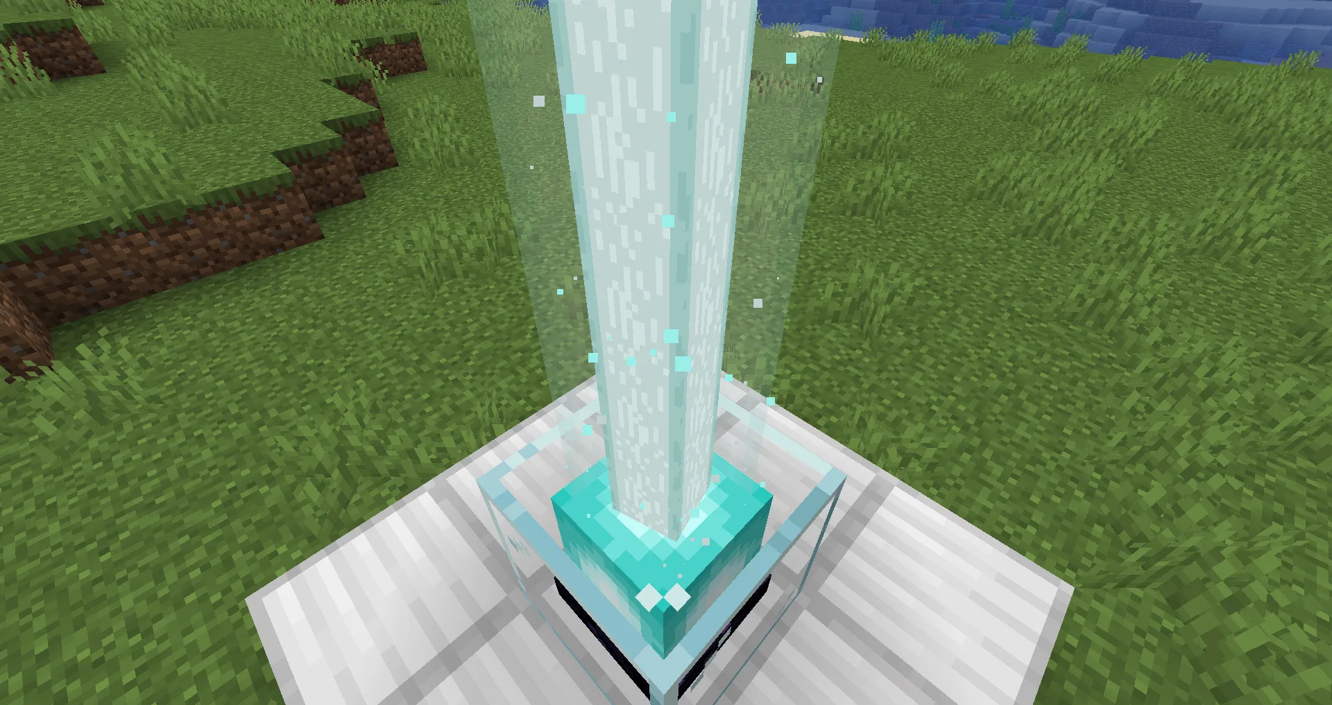 Вертикальные лучи света от маяков в Minecraft.