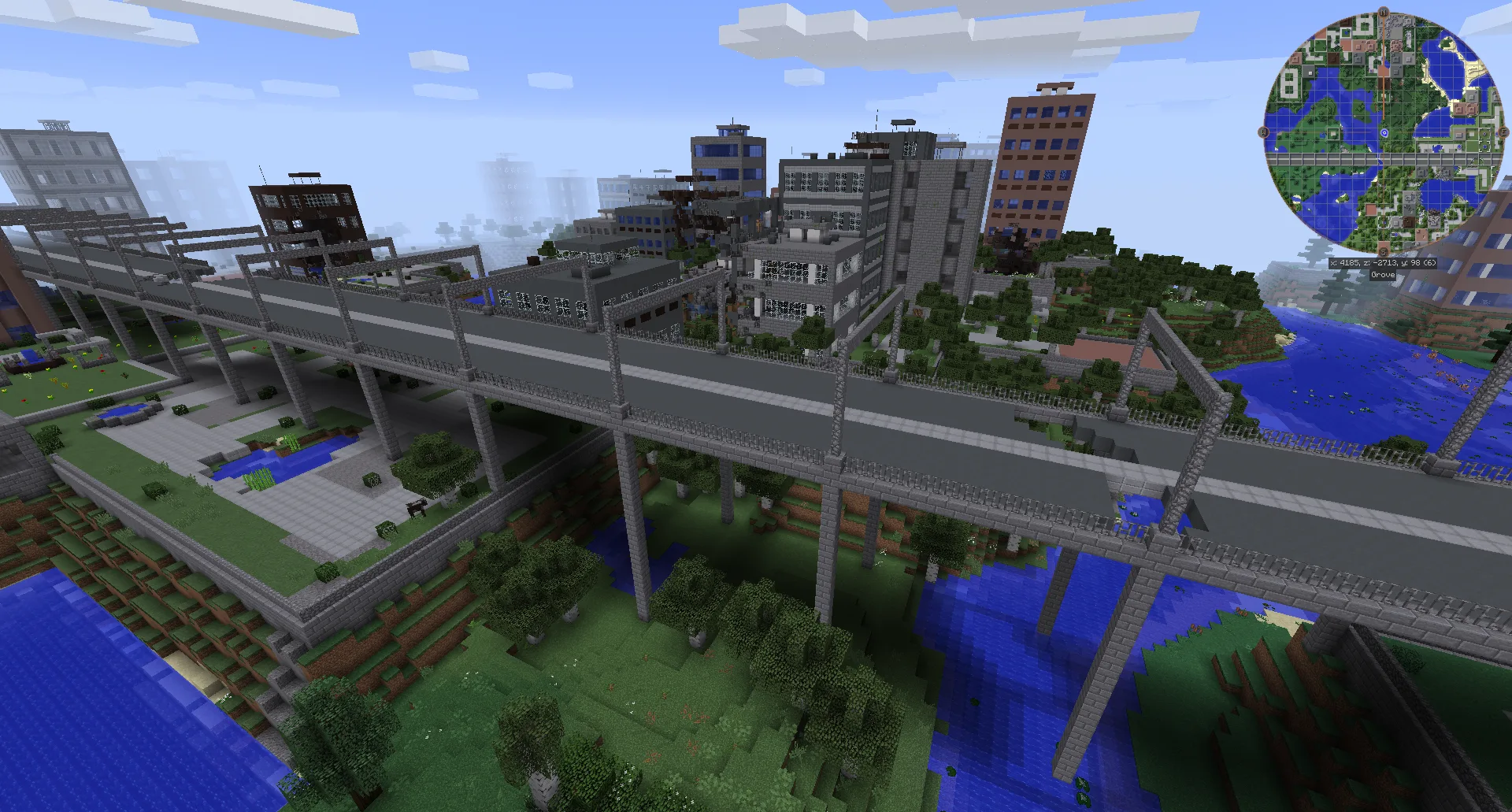 Высокий мост в Minecraft-проекте The Lost Cities.