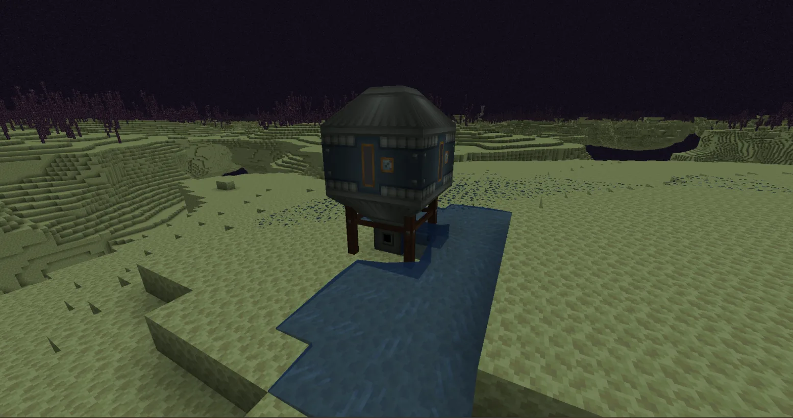 Mulitblock with water next to it