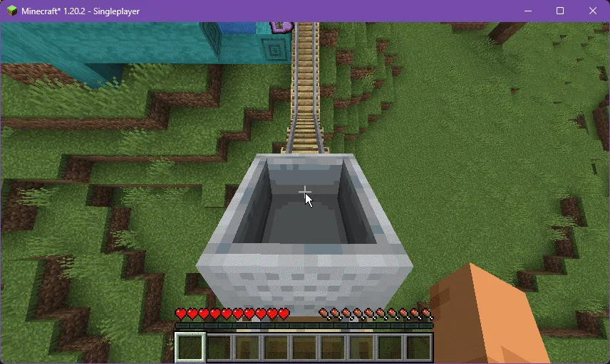 Анимация игрока, подбирающего выпавшие предметы и автоматически возвращающего их на исходные места в инвентаре.