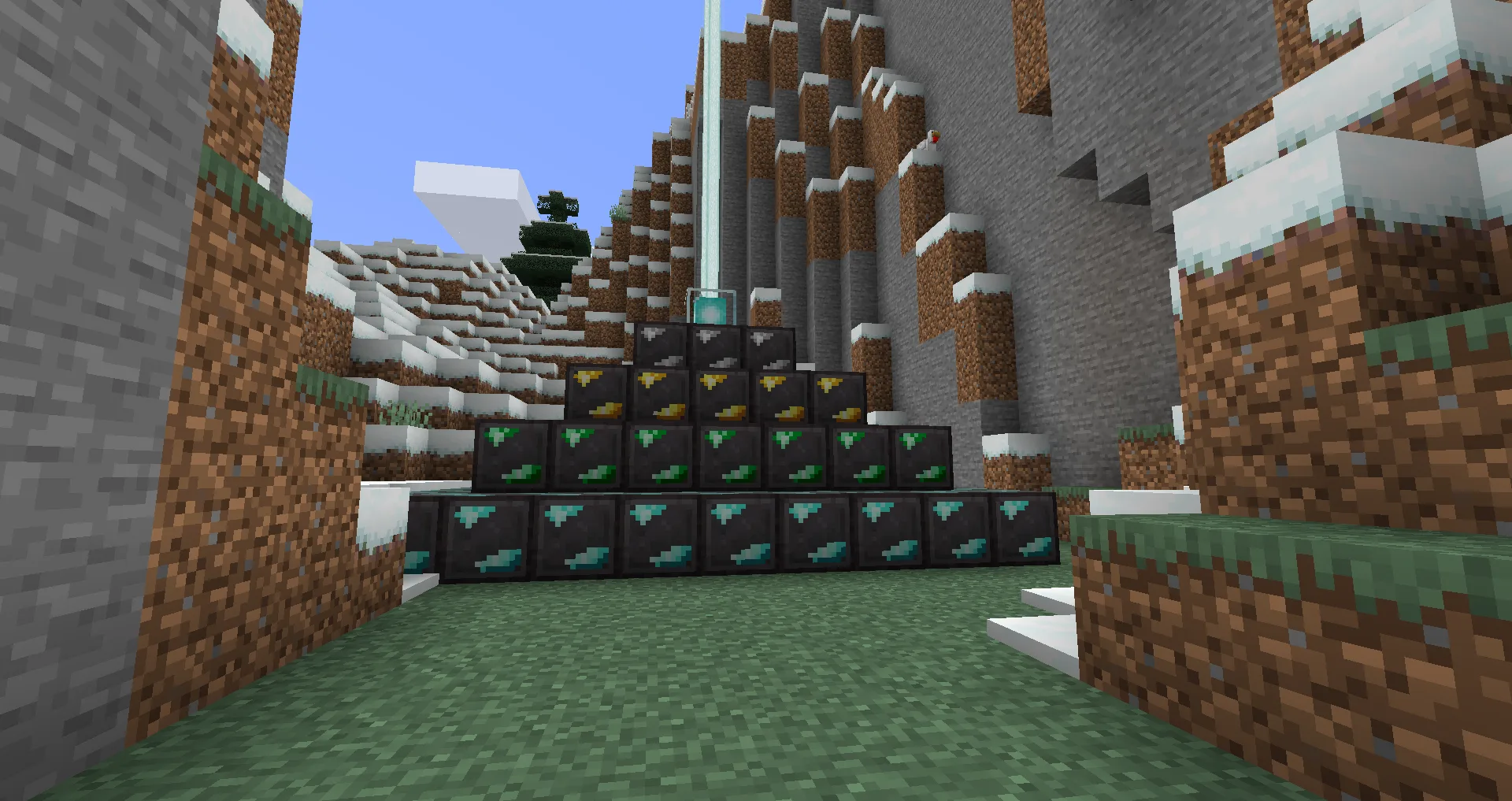 Блоки незерита активируют маяк, а слитки используются в качестве валюты.