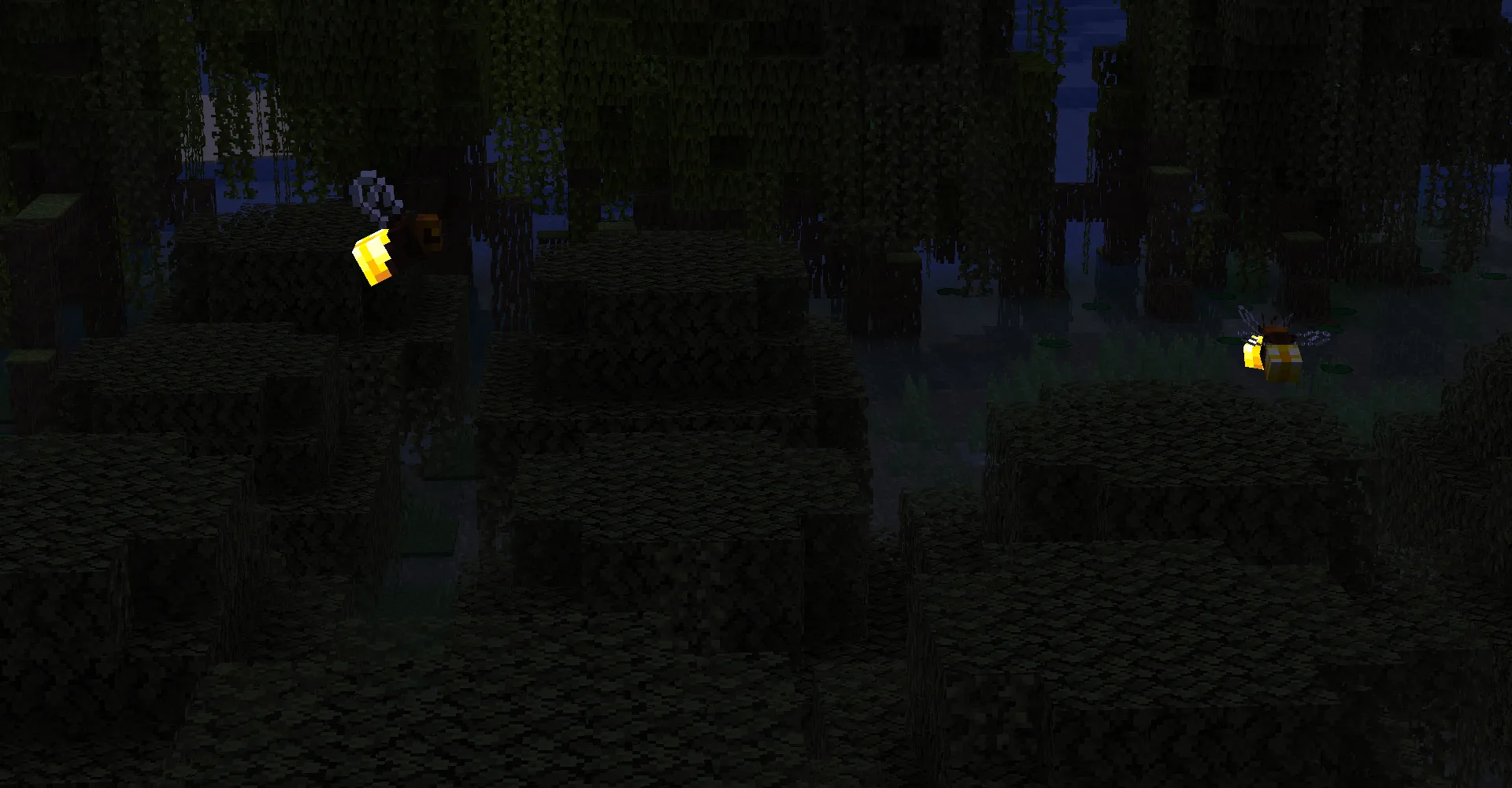 Светлячки, летающие над деревьями в болотистом биоме мода Naturalist.