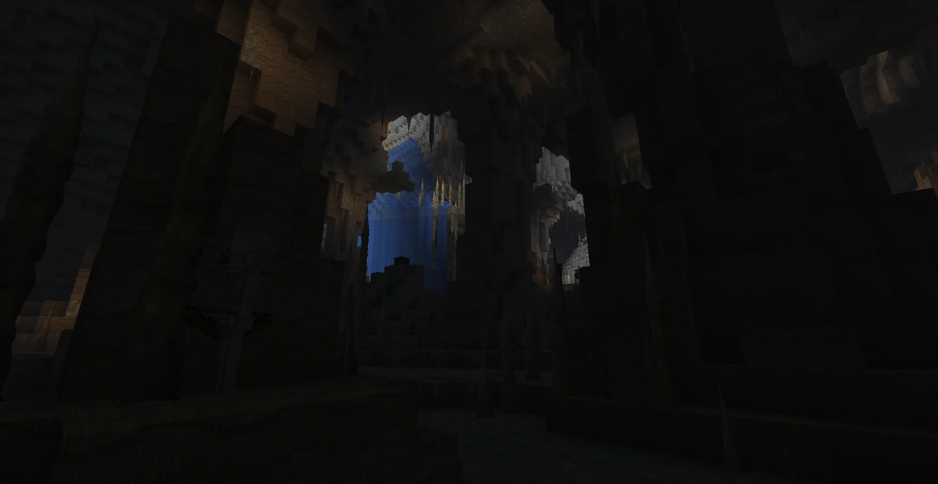 Ресурс-пак Realism upscaled: детализированные текстуры сталактитовых пещер.