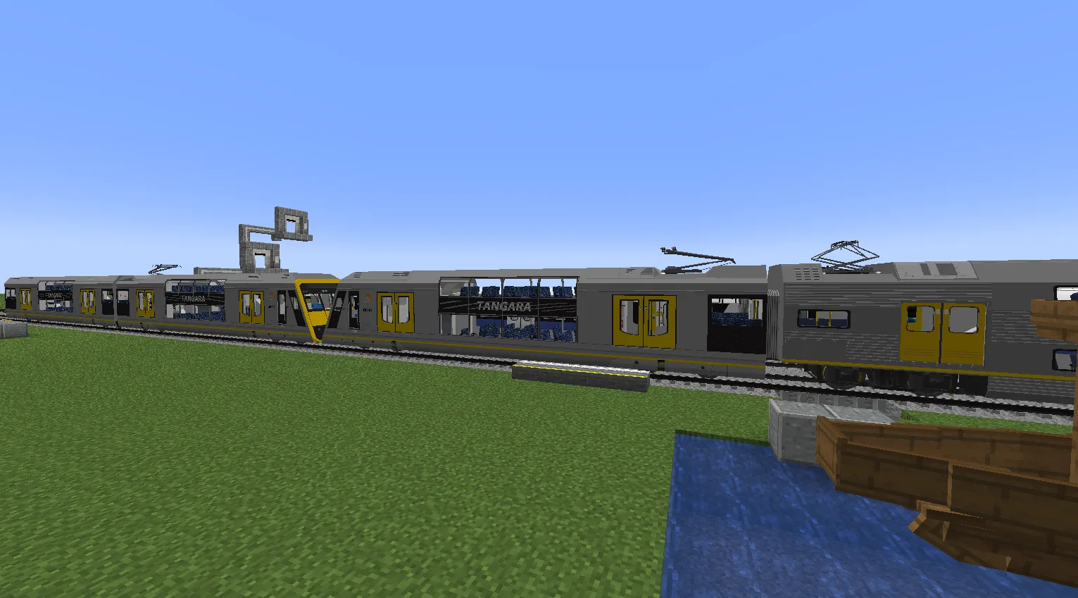 Поезд T-Set из проекта Sydney Trains во время тестирования на карте MTR4.