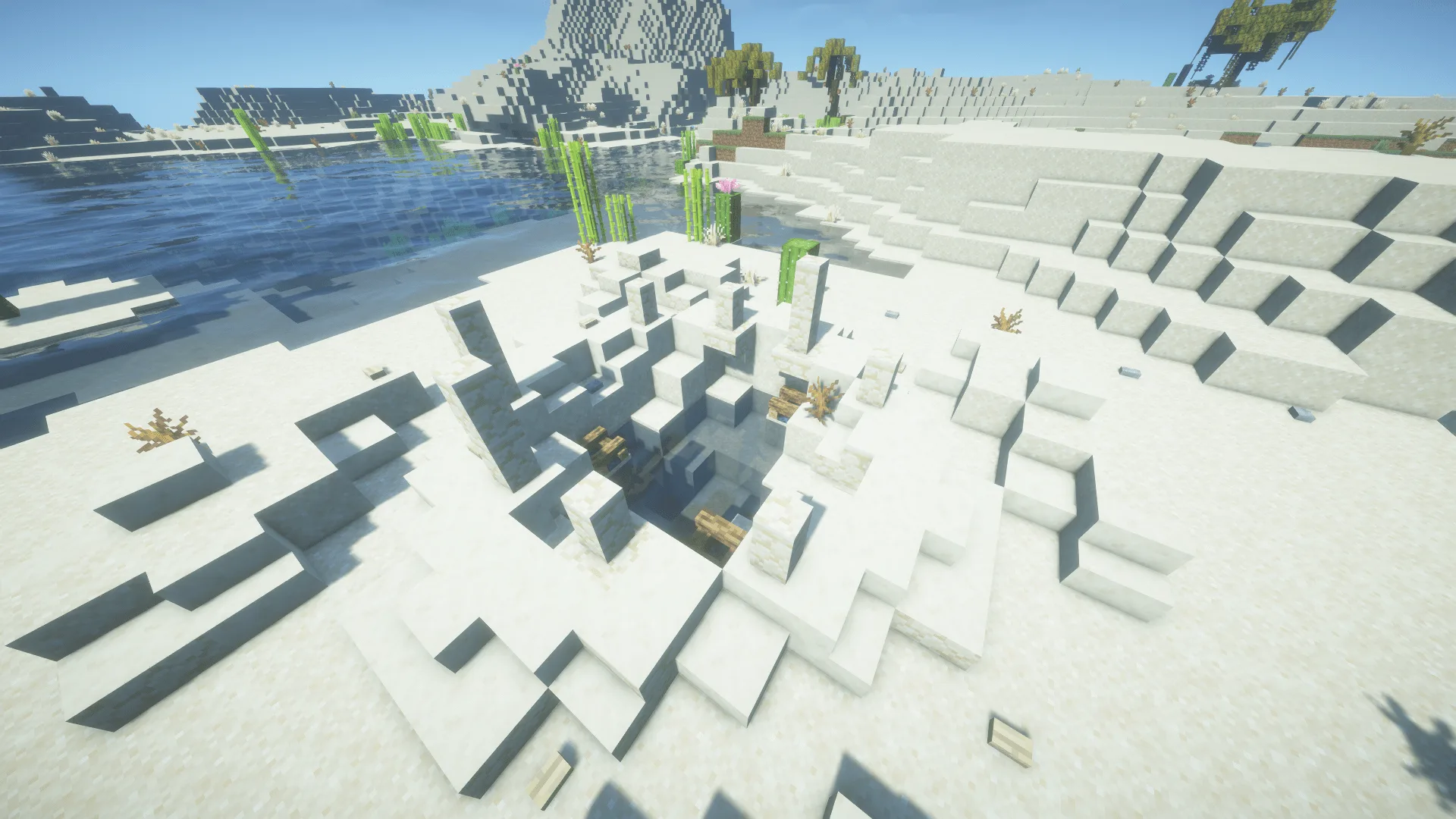 Руины колодца в пустыне.