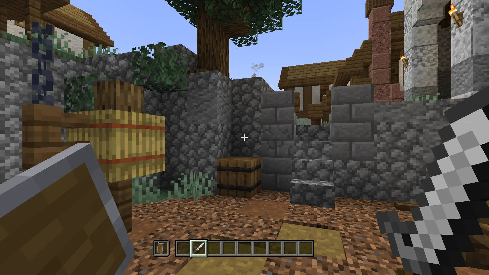 Игрок держит щит сбоку.