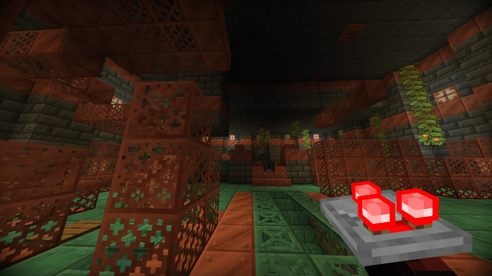 Игрок держит компаратор в интерфейсе модификации R&V Torches.