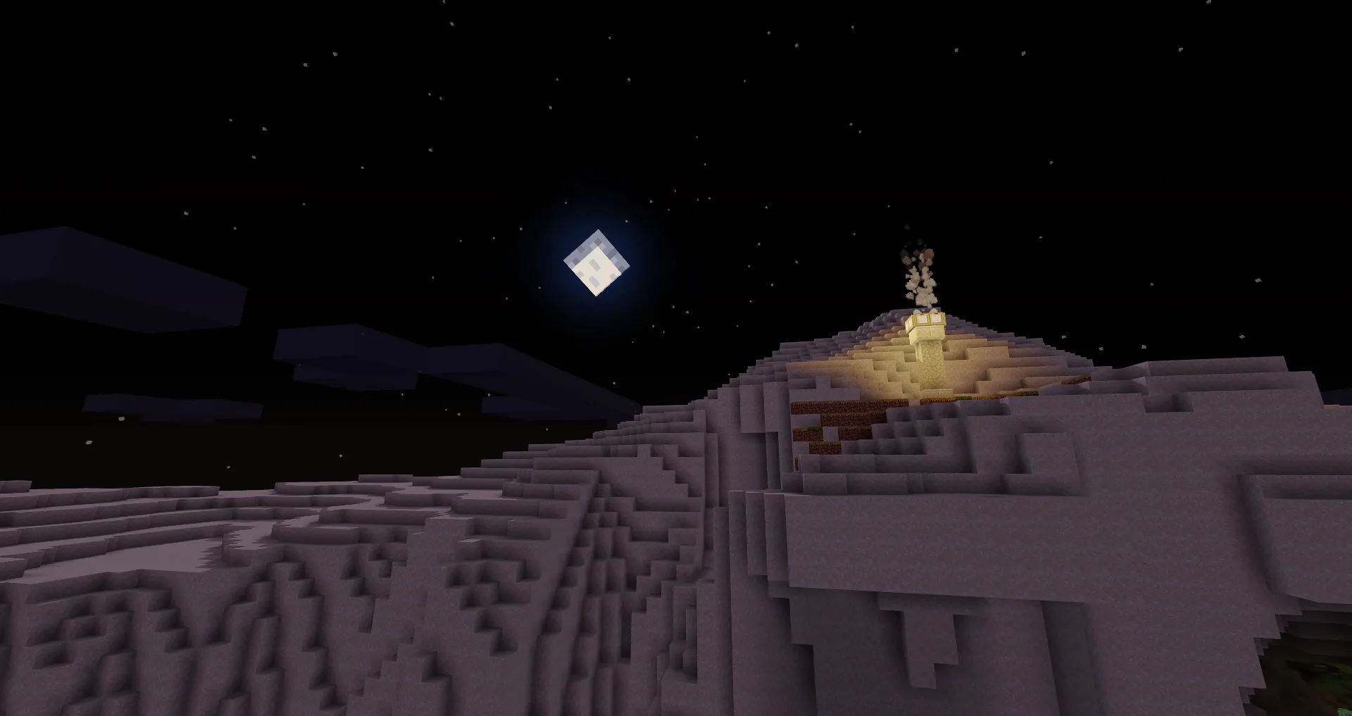 Одинокий аванпост Пламени на вершине песчаной дюны в Minecraft.