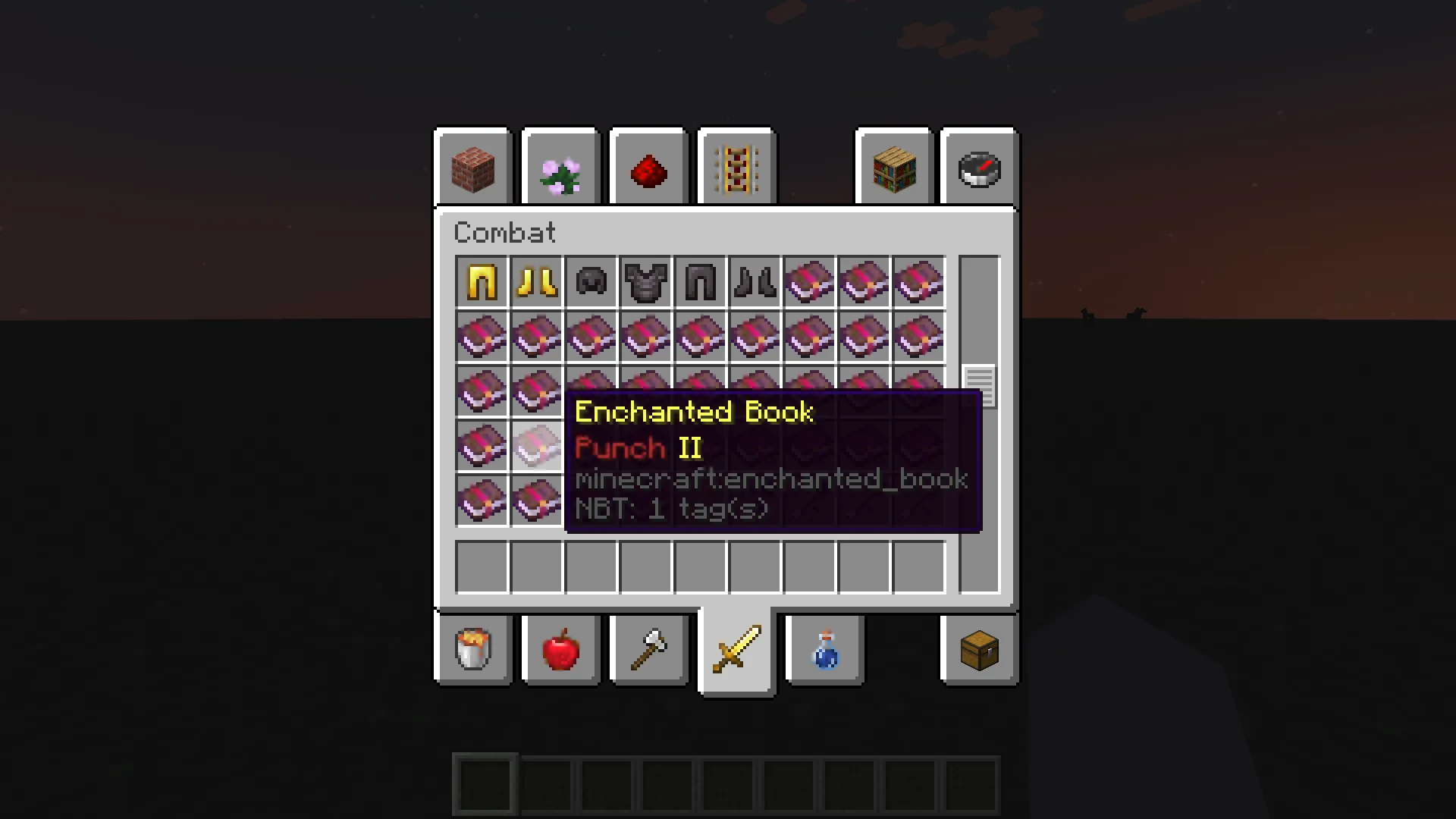 Внутриигровой интерфейс Minecraft с зачарованными книгами, где каждое зачарование выделено уникальным цветом текста.