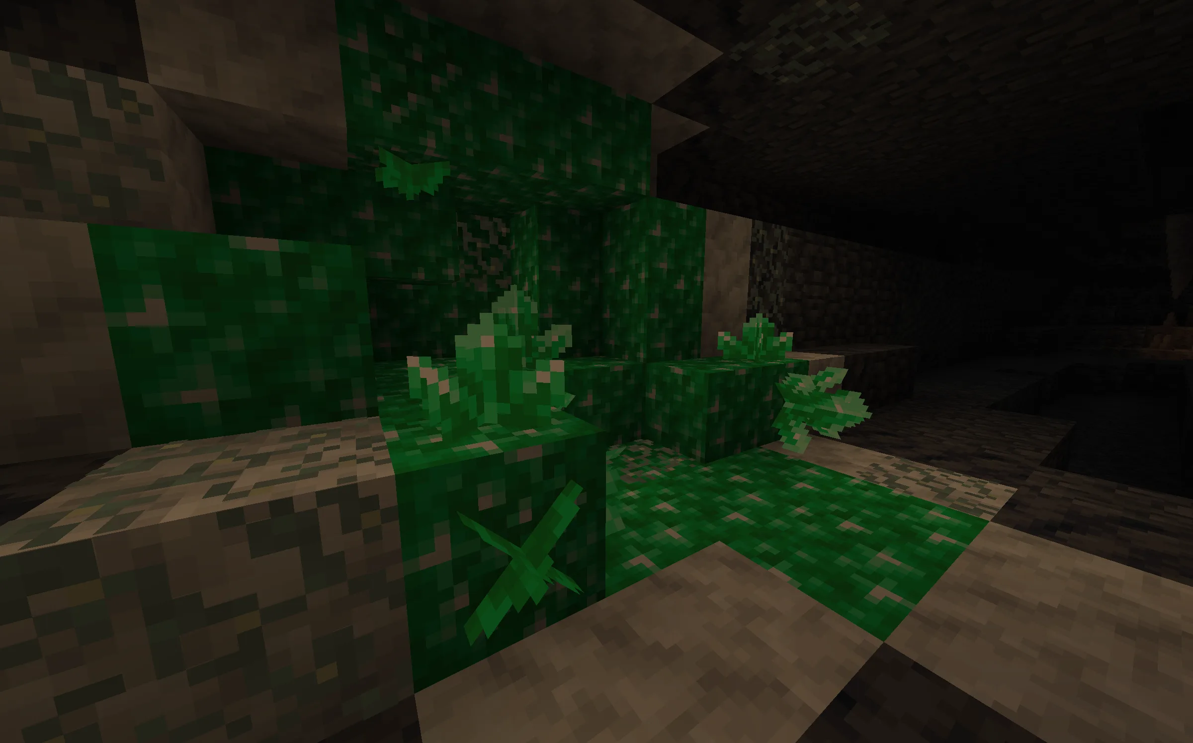 Изумрудная жеода в стиле мода Basic Materials.