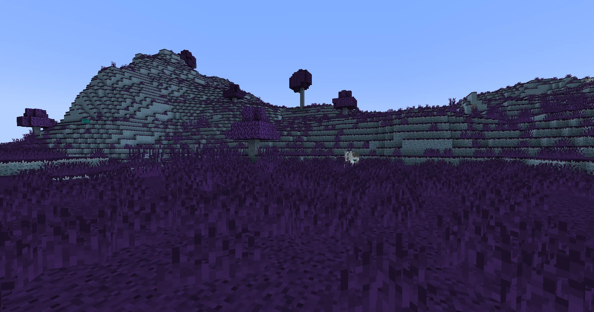 Равнинный биом с установленным ресурс-паком Inversion