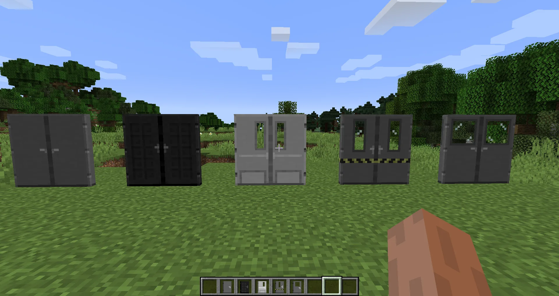 Металлические двери из мода Macaw's Doors.