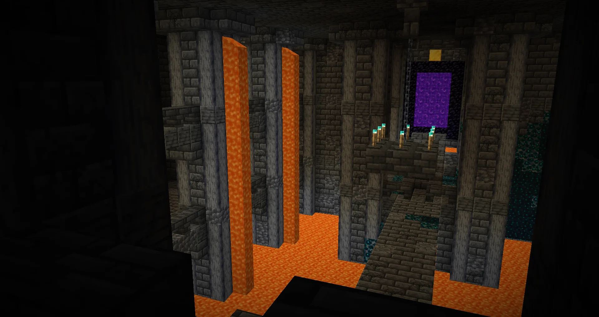 Внутренние помещения крепости из глубинного сланца, соединенные с вестибюлем.