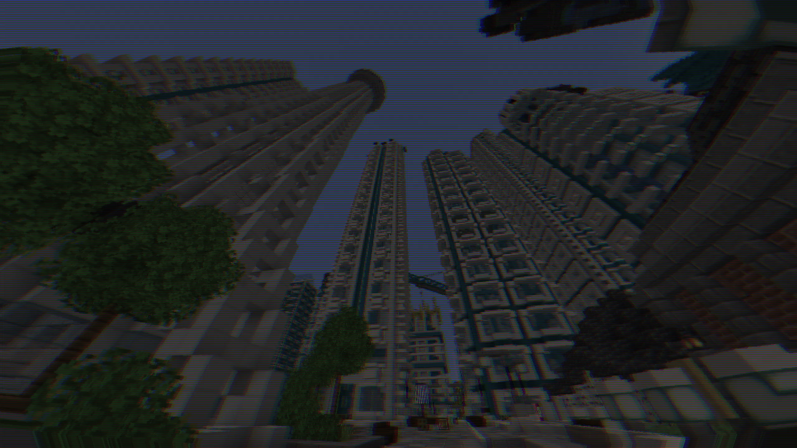 CRT Shader наложен на изображение города.