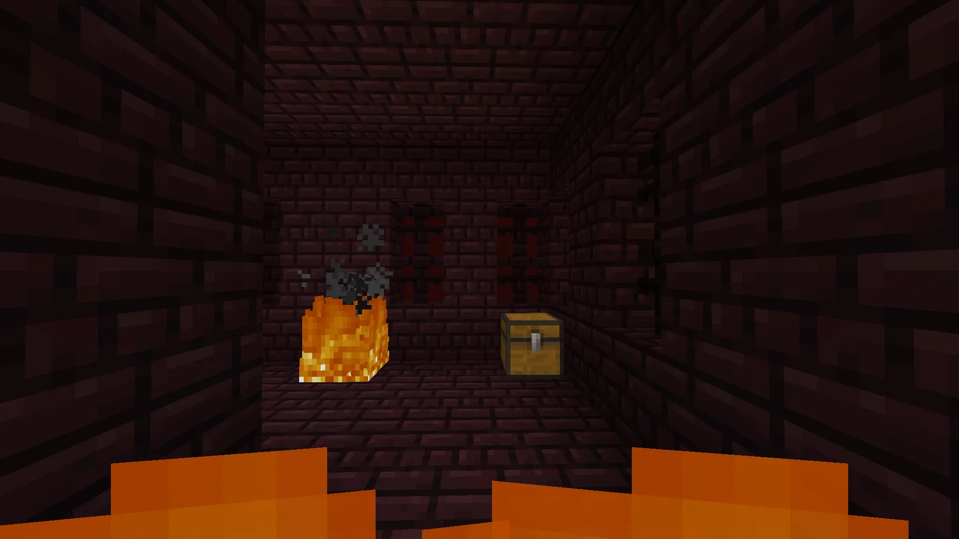 Текстур-пак Low Fire: уменьшенное пламя на экране при горении персонажа в Minecraft.